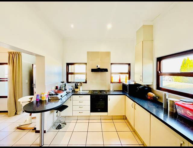 3 BEDROOM HOUSE FOR SALE IN KYALAMI HILLS